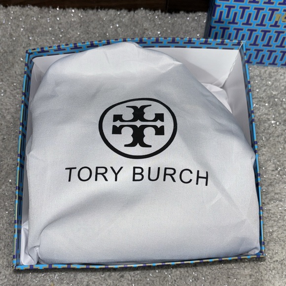 Tory Burch NWOT hand bag with shoulder strap! - Picture 8 of 9